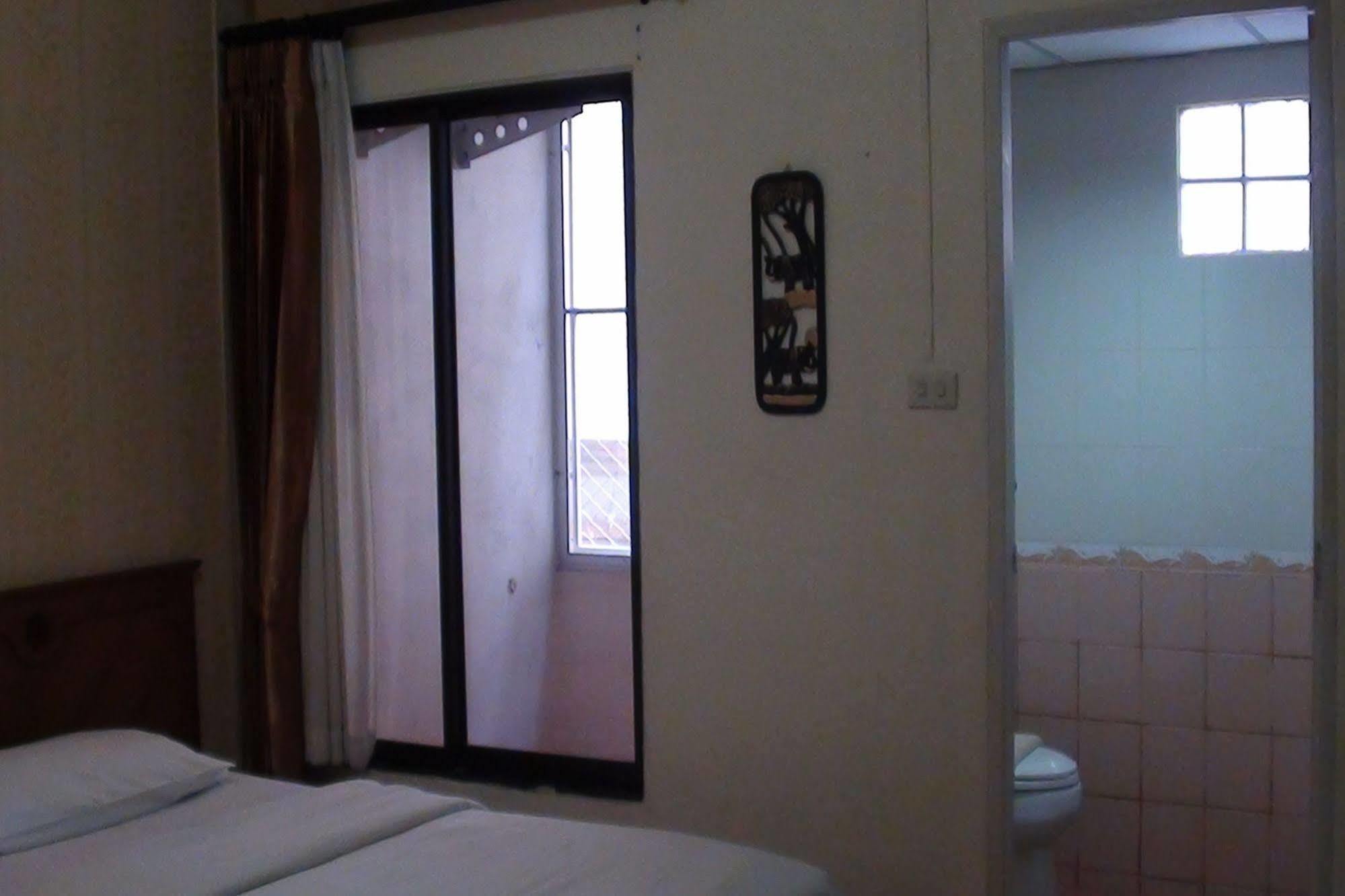 Md House Hotel Chiang Mai Ngoại thất bức ảnh